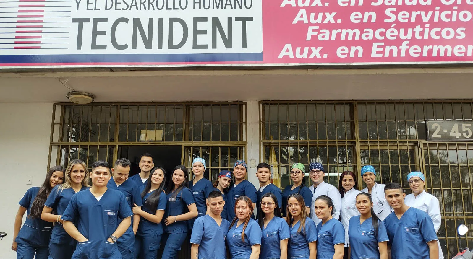 IMAGEN FACHADA ESTUDIANTES 2